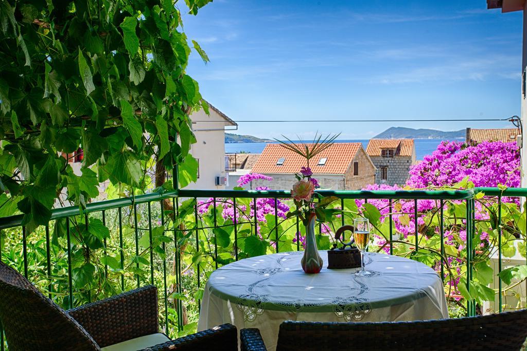 Villa Kamenica Komiža الغرفة الصورة